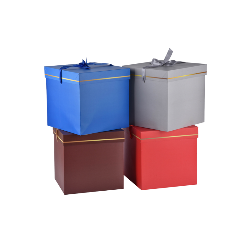 Коробка подарочная Home Collection Микс 22*22*22 см 1 шт