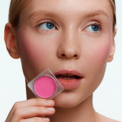 Румяна-суфле SHIK Studio Crimson Blush т.Delphinium 19 г