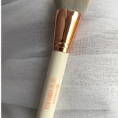 Универсальная кисть для макияжа Essence Face All-Roubder Brush