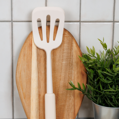 Лопатка кухонная HOMYKO PLU1205 Бежевый 33,5*8 см 1 шт