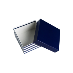 Коробка квадратная Дарите Счастье Полоска 14*14*7,5 см 1 шт