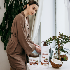 Шампунь для волос против перхоти с экстрактом кокоса Sadoer Coconut Oil Dandruff Shampoo 500 мл