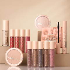 Блеск для губ лаковый Belor Design Nude Harmony Outfit Lip т.26 Berry Date 4,1 г