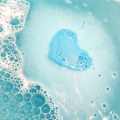 Гейзер для ванны с солью сердце Bada Boom Love Bomb Blue 230 г