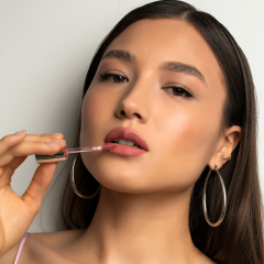 Жидкая матовая помада SHIK Soft Matte Lipstick т.04 Caramel 5 г