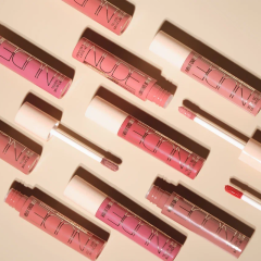 Блеск для губ лаковый Belor Design Nude Harmony Outfit Lip т.23 B-day Cake 4,1 г