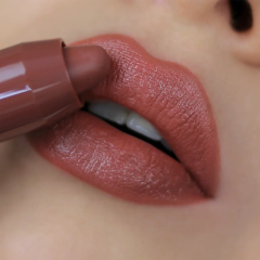 Помада-карандаш для губ Belor Design Satin Colors т04 Коричневый 2,3 г