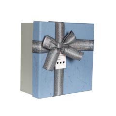 Коробка подарочная с бантом Accessories PLM33091 17*17*8 см 1 шт