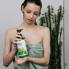 Кондиционер для волос восстанавливающий с экстрактом алоэ вера Sadoer Aloe Vera Multi-Effect Repair Conditioner 500 мл