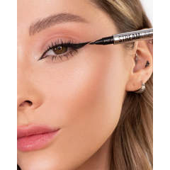 Стойкая подводка для глаз Belor Design Stream Line т.Черный 1,1 г